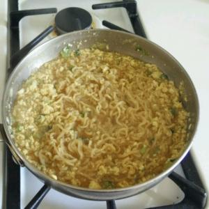 Low-Cholesterol Egg Drop Noodle Soup_image