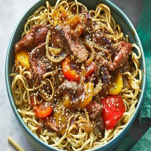 Pepper steak with noodles_image