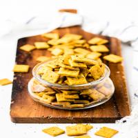 Dairy Free Cheese Crackers_image