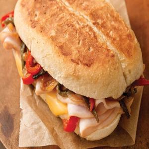 Turkey Sandwich with Pepper Strips_image