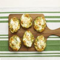 Spinach-Artichoke Pizza Bagels_image