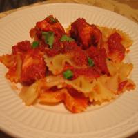 Pasta With Red Sauce and Salmon_image