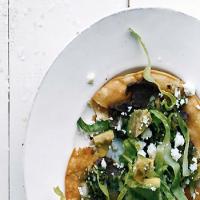 Black-Bean Tostados with Roasted Tomatillo Sauce_image