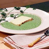 Parmesan Pudding with Pea Sauce_image