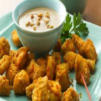 Oven-Fried Chicken Chunks with Peanut Sauce_image