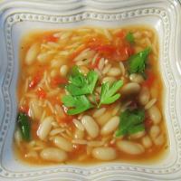 Chicken Soup With Pasta and White Beans_image