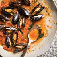 Mussels in Light Broth image