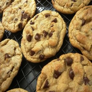 Simple Chocolate Chip Cookies_image