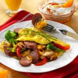 Garden Omelet with Smoky Cheddar and Apricot Cream_image