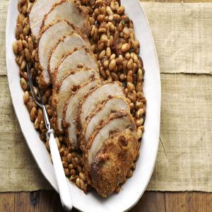 Crusted Roast Pork with White Beans_image