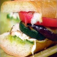 Cilantro-Infused Chicken Sandwiches_image