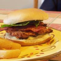 Chicken Burgers With Blue Cheese Mayo_image