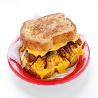 Grilled Mac and Cheese With Pulled Pork_image