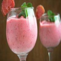 Creamy Strawberry Rhubarb Smoothies_image