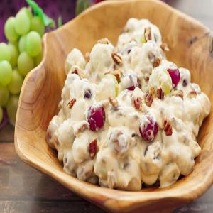 Creamy Pecan Crunch Grape Salad_image