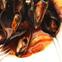 Mussels With Fennel-Saffron Broth Recipe_image