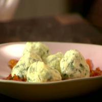 Spinach and Ricotta Gnocchi With Quick Tomato Sauce_image