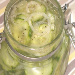 Amazing Pickled Cucumbers_image