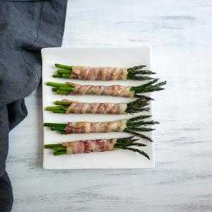 Easy Oven Baked Bacon Wrapped Asparagus Recipe_image