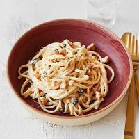 Hazelnut & oregano pasta image