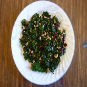 Kale With Garlic, Beans and Olives_image