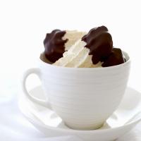 Almond Meringue Cookies with Chocolate_image