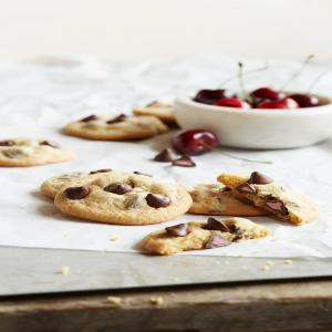 Cherry Flavored Filled DelightFulls™ Chocolate Chip Cookie_image