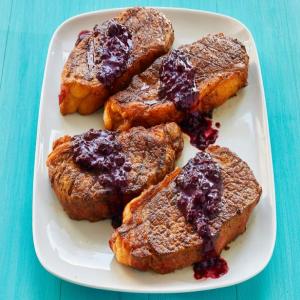 Grilled Steak with Berry Barbecue Sauce_image