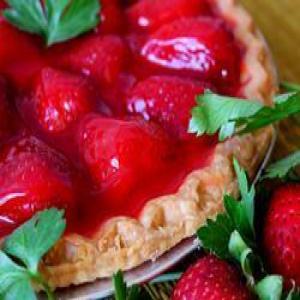 Two Tier Strawberry Pie_image