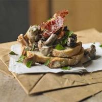 Mushrooms on toast image