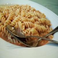 Pink Vodka Sauce With Pasta (Fast & Easy) image