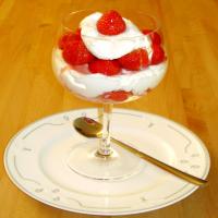 Easy Strawberry Dessert_image