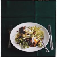 Warm Frisée-Lardon Salade with Poached Eggs in Red-Wine Sauce image