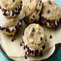 Cookies and Creme Ice Cream Sandwiches_image