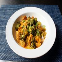 Chicken and Broccoli Curry image