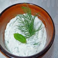 Fresh Yogurt Sauce for Grilled Meat or Fish_image