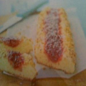 Easy Strawberry Jam-Filled Cookies_image