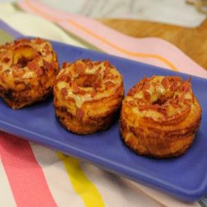 Grilled Cheese Croissant Donut (Cheesy Bacon Croissonut)_image