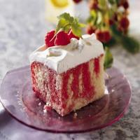 Raspberry Poke Cake_image