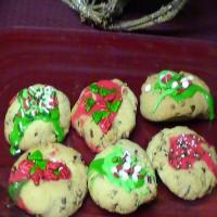 Festive pecan thumbprint cookies_image