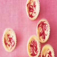 Raspberry-Swirl Cheesecake Cupcakes_image