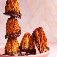 Cocadas Recipe (Coconut Macaroons With Dulce de Leche and Chocolate)_image