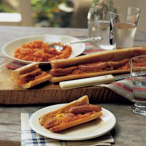 Cocktail Franks in a Baguette with Onion-Tomato Relish_image