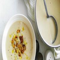 Cauliflower soup with mustard and Gruyère croûtons_image