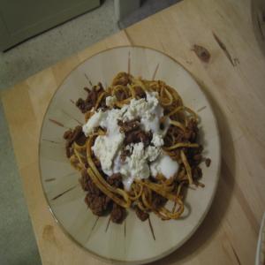 Sweet and Spicy Beef With Egg Noodles_image