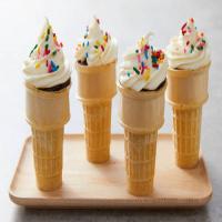 Candy-Topped Cupcake Cones_image