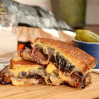 Grilled Cheese & Roast Beef Sandwiches_image