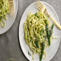 Linguine With Asparagus Pesto image