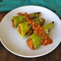 Stuffed and grilled Hungarian peppers_image