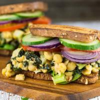 Vegan Tuna Sandwich with Chickpeas_image